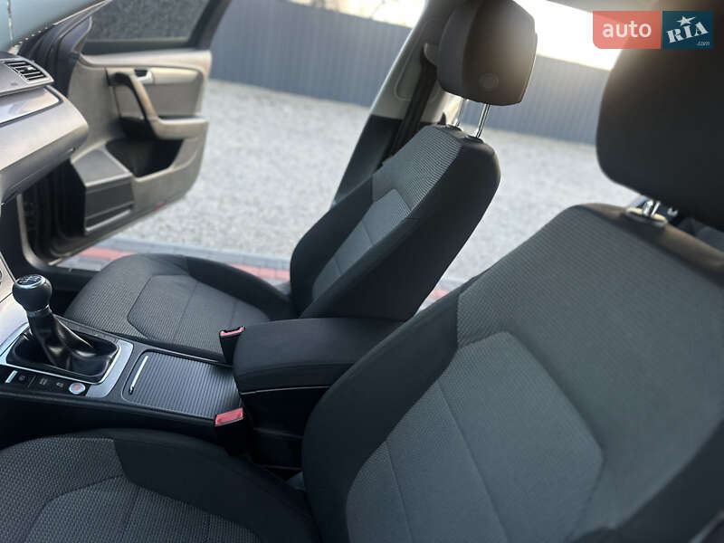 Седан Volkswagen Passat 2011 в Берегово фото 15 Седан Volkswagen Passat 2011 в Берегово