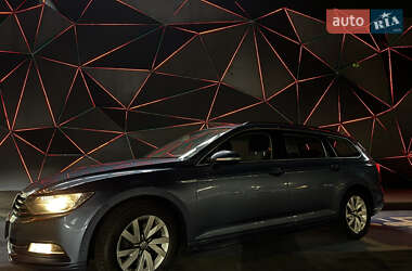 Универсал Volkswagen Passat 2016 в Луцке