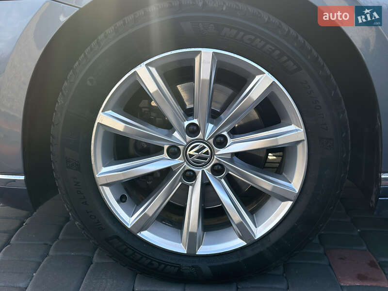 Седан Volkswagen Passat 2016 в Береговому фото 27 Седан Volkswagen Passat 2016 в Береговому