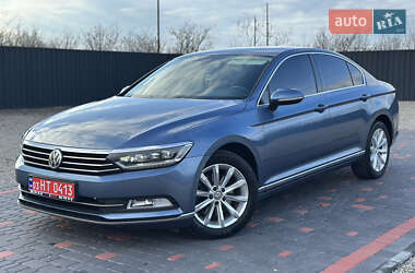 Седан Volkswagen Passat 2016 в Береговому