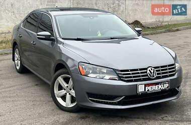 Седан Volkswagen Passat 2013 в Києві