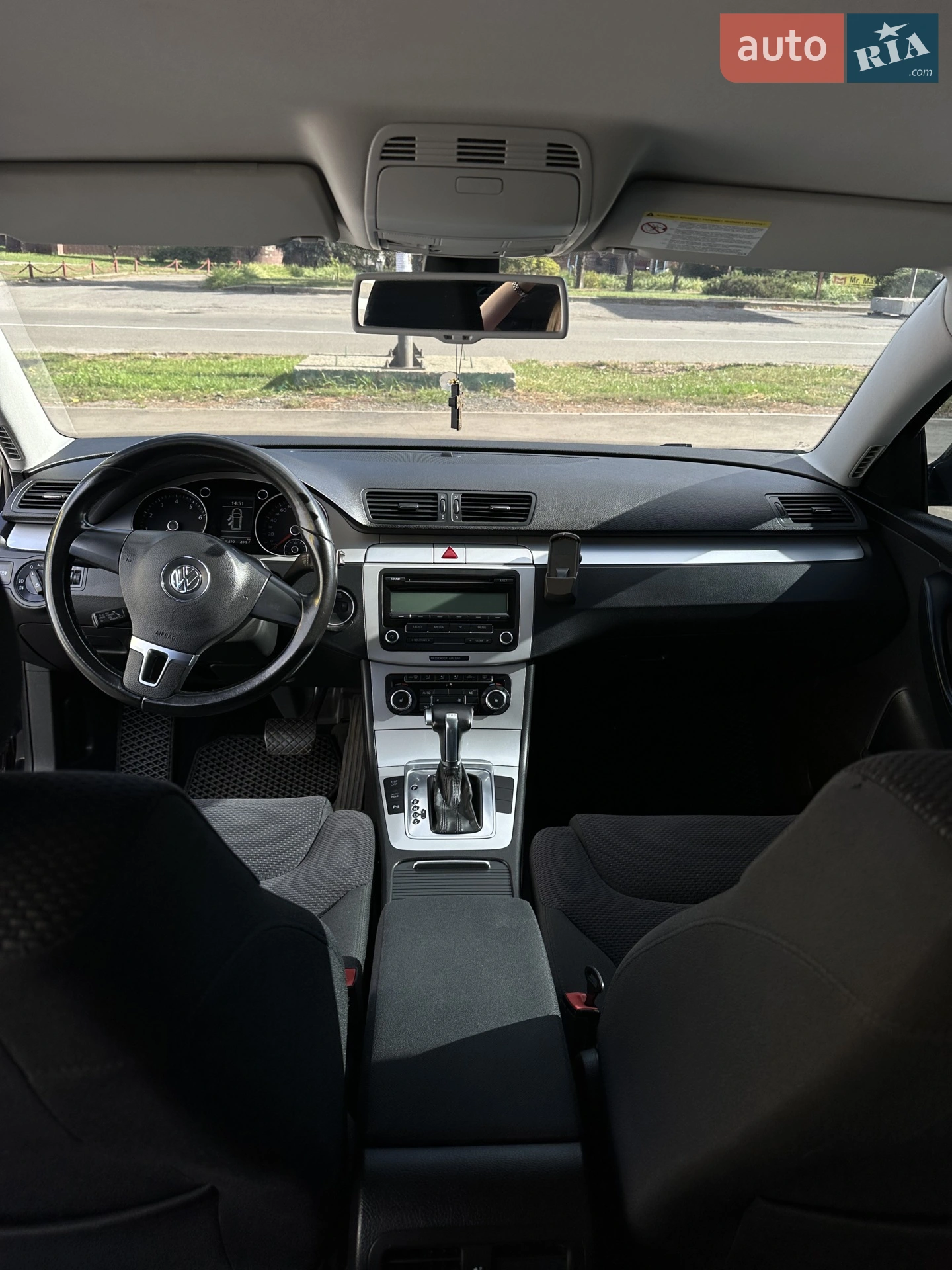 2010 Volkswagen Passat - мініатюра 9