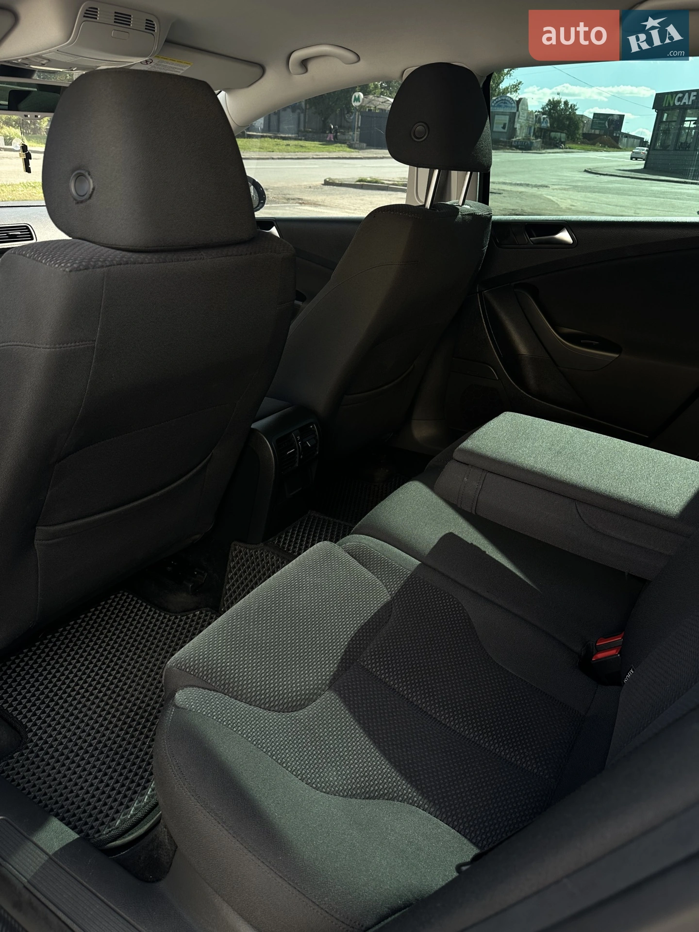 2010 Volkswagen Passat - мініатюра 10