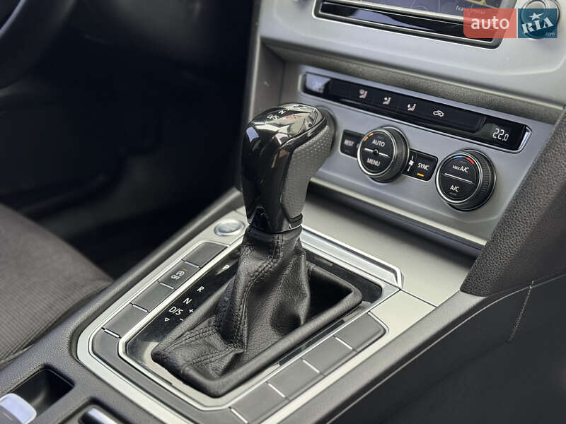 Седан Volkswagen Passat 2015 в Звягеле фото 42 Седан Volkswagen Passat 2015 в Звягеле