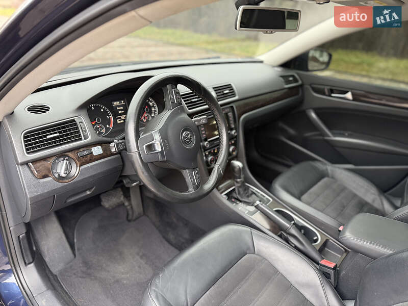 Седан Volkswagen Passat 2014 в Тернополе