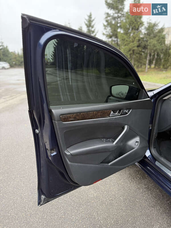 Седан Volkswagen Passat 2014 в Тернополе