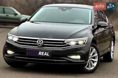 Седан Volkswagen Passat 2020 в Кривому Розі