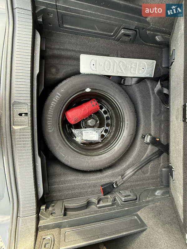 Універсал Volkswagen Passat 2015 в Стрию фото 42 Універсал Volkswagen Passat 2015 в Стрию