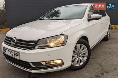 Седан Volkswagen Passat 2013 в Ивано-Франковске