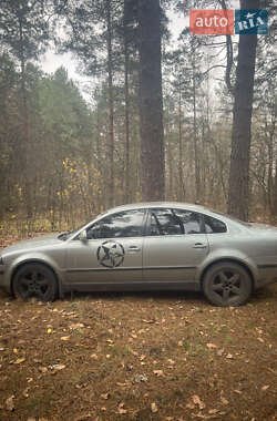 Седан Volkswagen Passat 2004 в Борзне