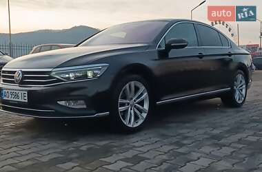 Седан Volkswagen Passat 2019 в Хусте