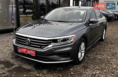 Седан Volkswagen Passat 2020 в Луцьку