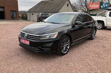 Седан Volkswagen Passat 2016 в Луцке