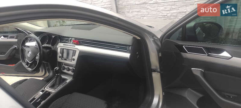 Универсал Volkswagen Passat 2015 в Киеве