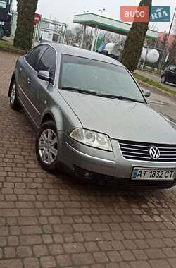 Седан Volkswagen Passat 2002 в Выгоде
