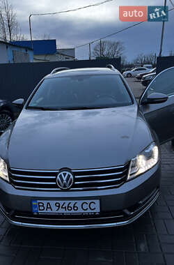 Універсал Volkswagen Passat 2012 в Кропивницькому