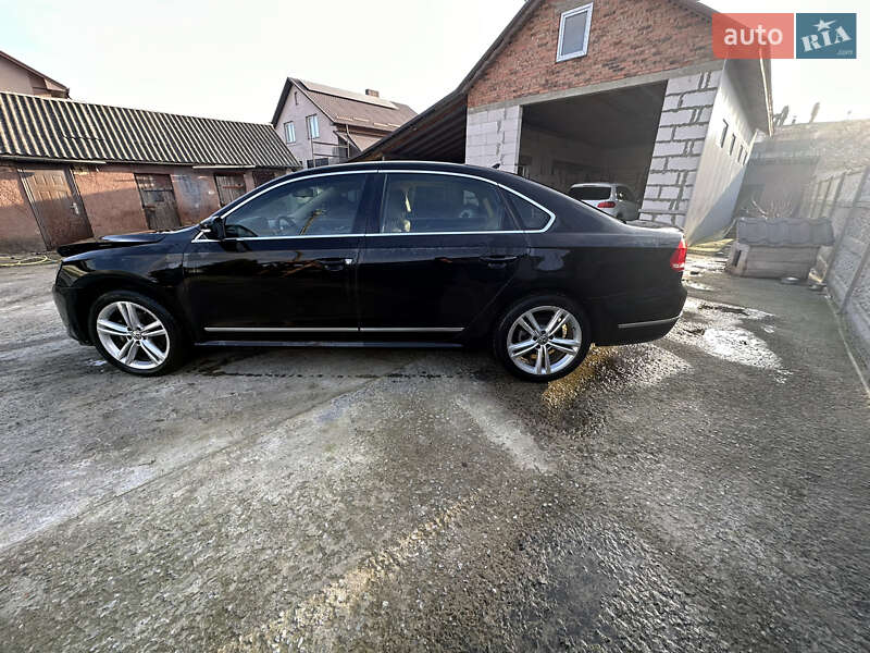 Седан Volkswagen Passat 2014 в Ровно