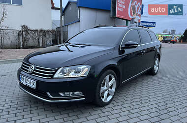 Універсал Volkswagen Passat 2011 в Житомирі