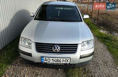 Седан Volkswagen Passat 2001 в Виноградове