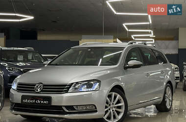 Універсал Volkswagen Passat 2011 в Миколаєві