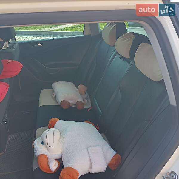 Универсал Volkswagen Passat 2008 в Киеве