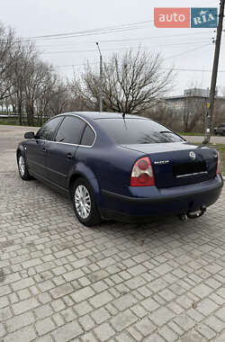 Седан Volkswagen Passat 2003 в Запорожье