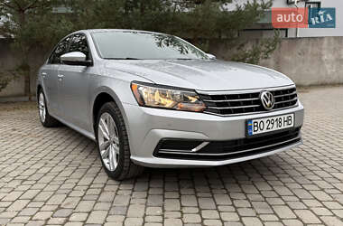 Седан Volkswagen Passat 2018 в Тернополе