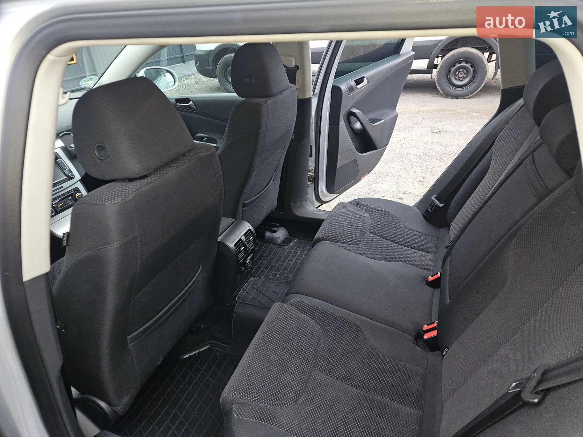 2010 Volkswagen Passat - мініатюра 16