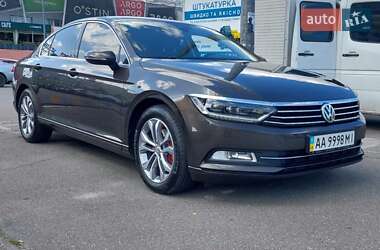 Седан Volkswagen Passat 2016 в Киеве