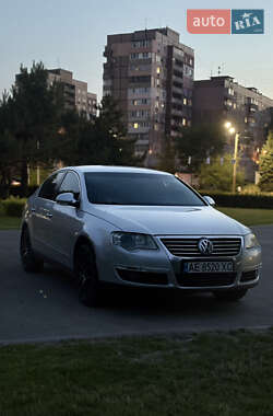 Седан Volkswagen Passat 2006 в Днепре