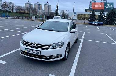 Седан Volkswagen Passat 2014 в Киеве