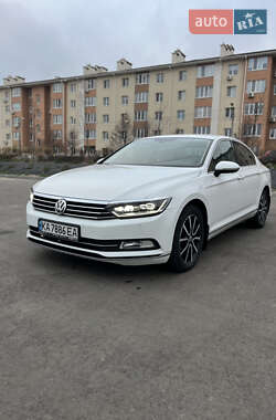 Седан Volkswagen Passat 2015 в Киеве