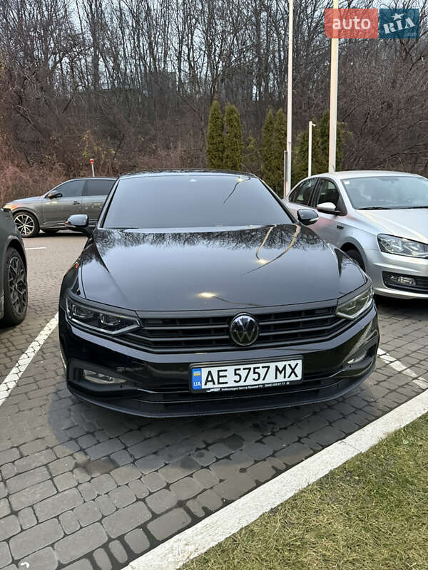 Седан Volkswagen Passat 2019 в Киеве