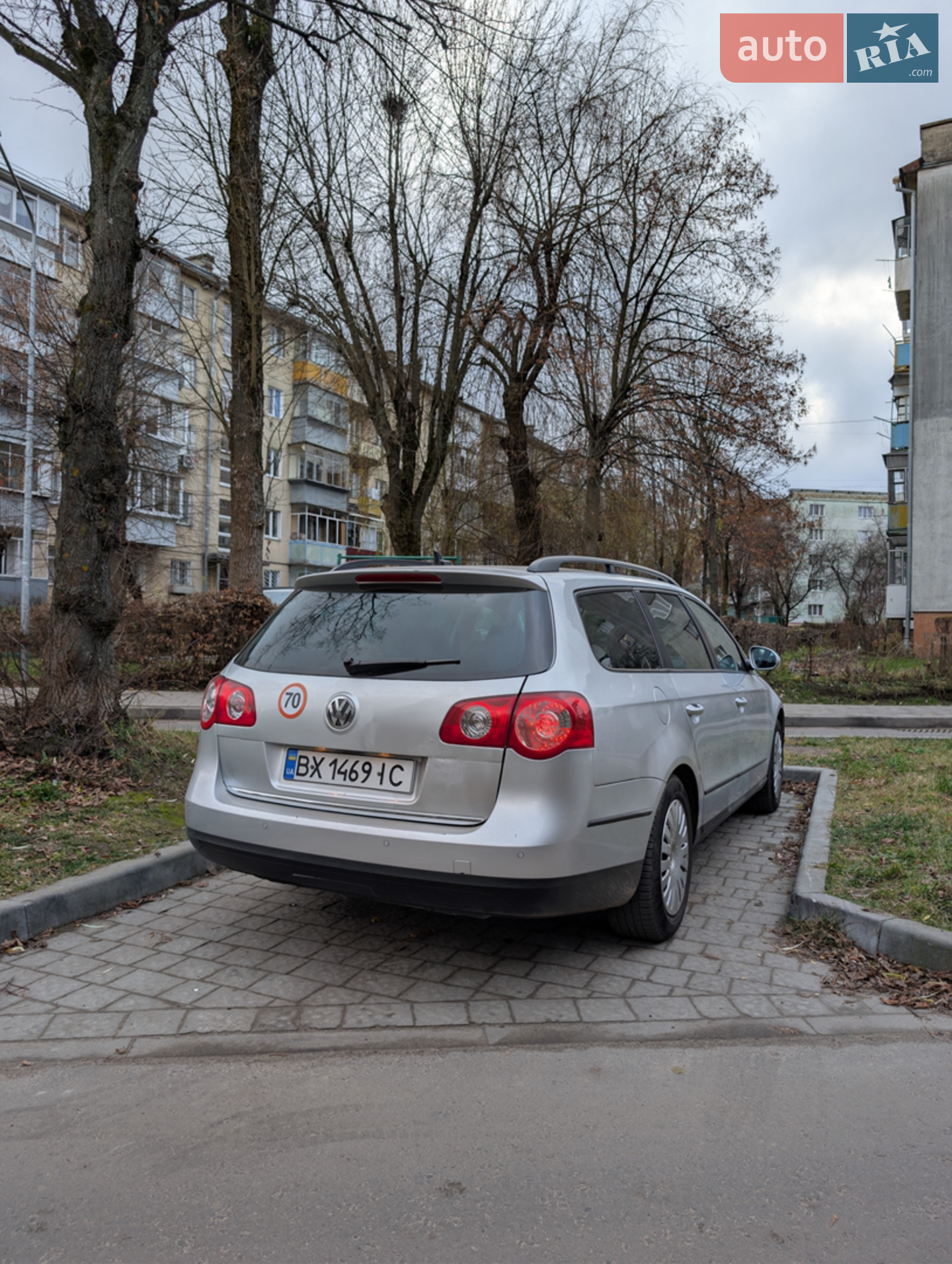 2010 Volkswagen Passat - мініатюра 3