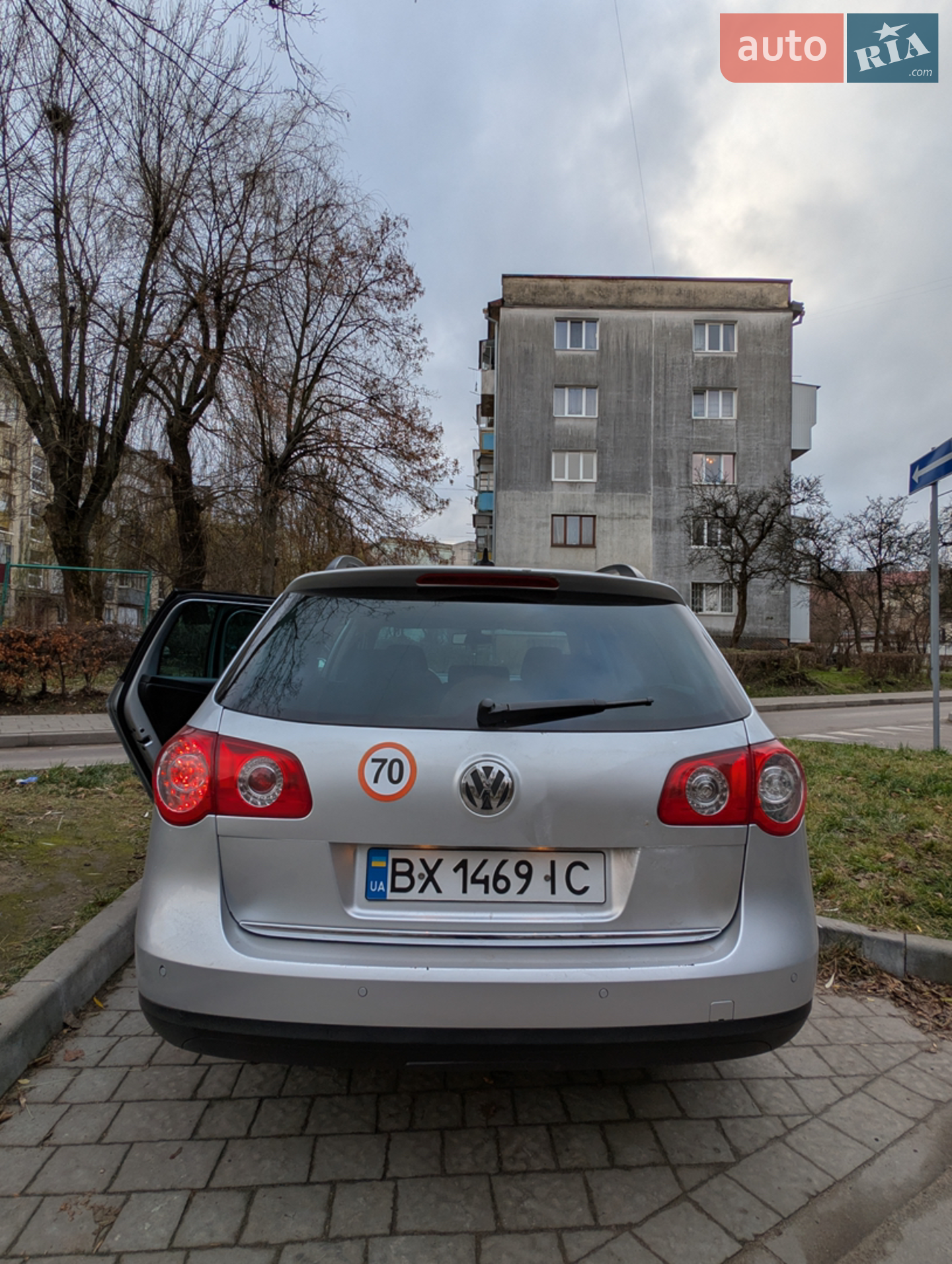 2010 Volkswagen Passat - мініатюра 6