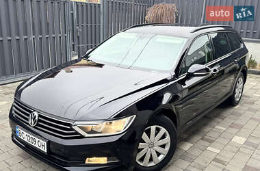 Універсал Volkswagen Passat 2015 в Львові