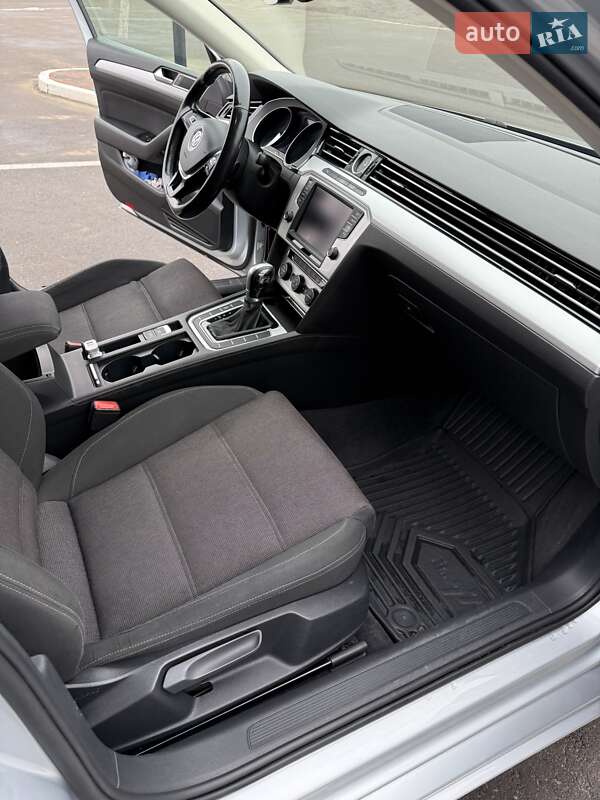 Універсал Volkswagen Passat 2016 в Львові фото 16 Універсал Volkswagen Passat 2016 в Львові