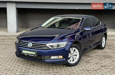 Седан Volkswagen Passat 2019 в Киеве