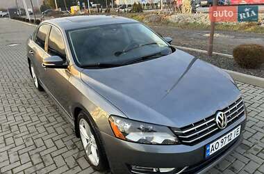 Седан Volkswagen Passat 2014 в Хусті