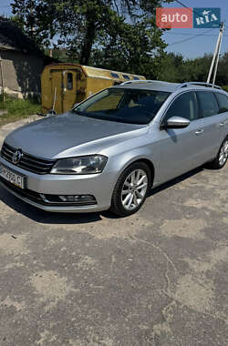 Універсал Volkswagen Passat 2014 в Житомирі