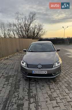 Седан Volkswagen Passat 2011 в Иршаве