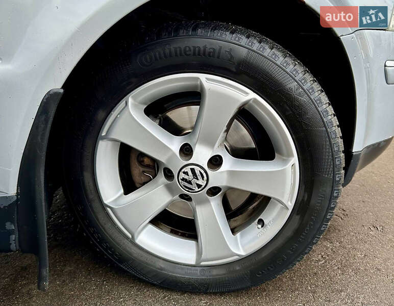 Седан Volkswagen Passat 2004 в Киеве