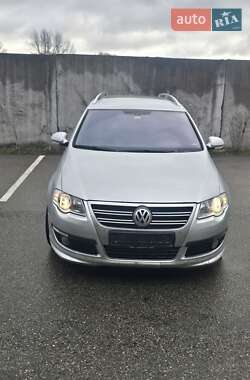 Універсал Volkswagen Passat 2010 в Львові