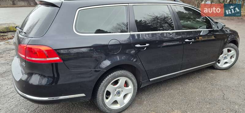 Універсал Volkswagen Passat 2011 в Хмельницькому