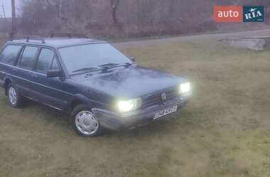 Универсал Volkswagen Passat 1987 в Шумске
