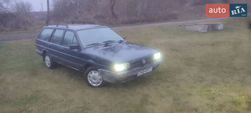 Универсал Volkswagen Passat 1987 в Шумске