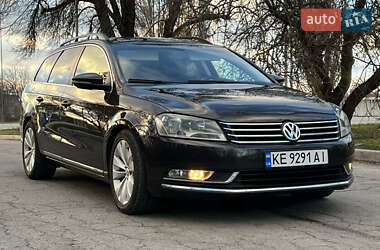 Універсал Volkswagen Passat 2011 в Дніпрі