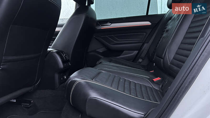 Седан Volkswagen Passat 2019 в Львове