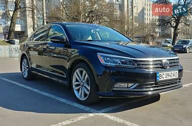 Седан Volkswagen Passat 2017 в Львове