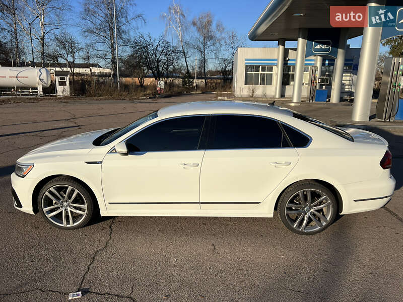 Седан Volkswagen Passat 2016 в Конотопе